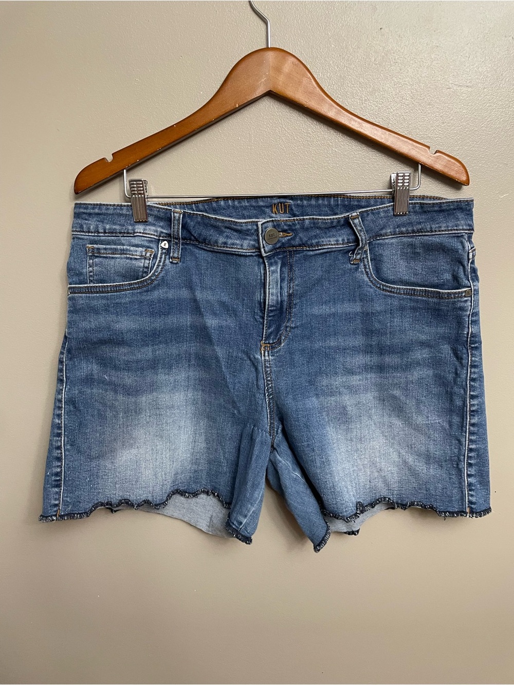 Kut From The Kloth 16 Denim Women’s Jeans Shorts Stretch 5” Inseam SS446MA1